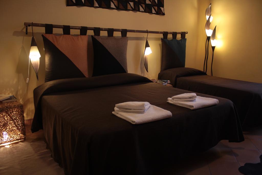Dimora Dei Giganti Bed & Breakfast Napoli Oda fotoğraf