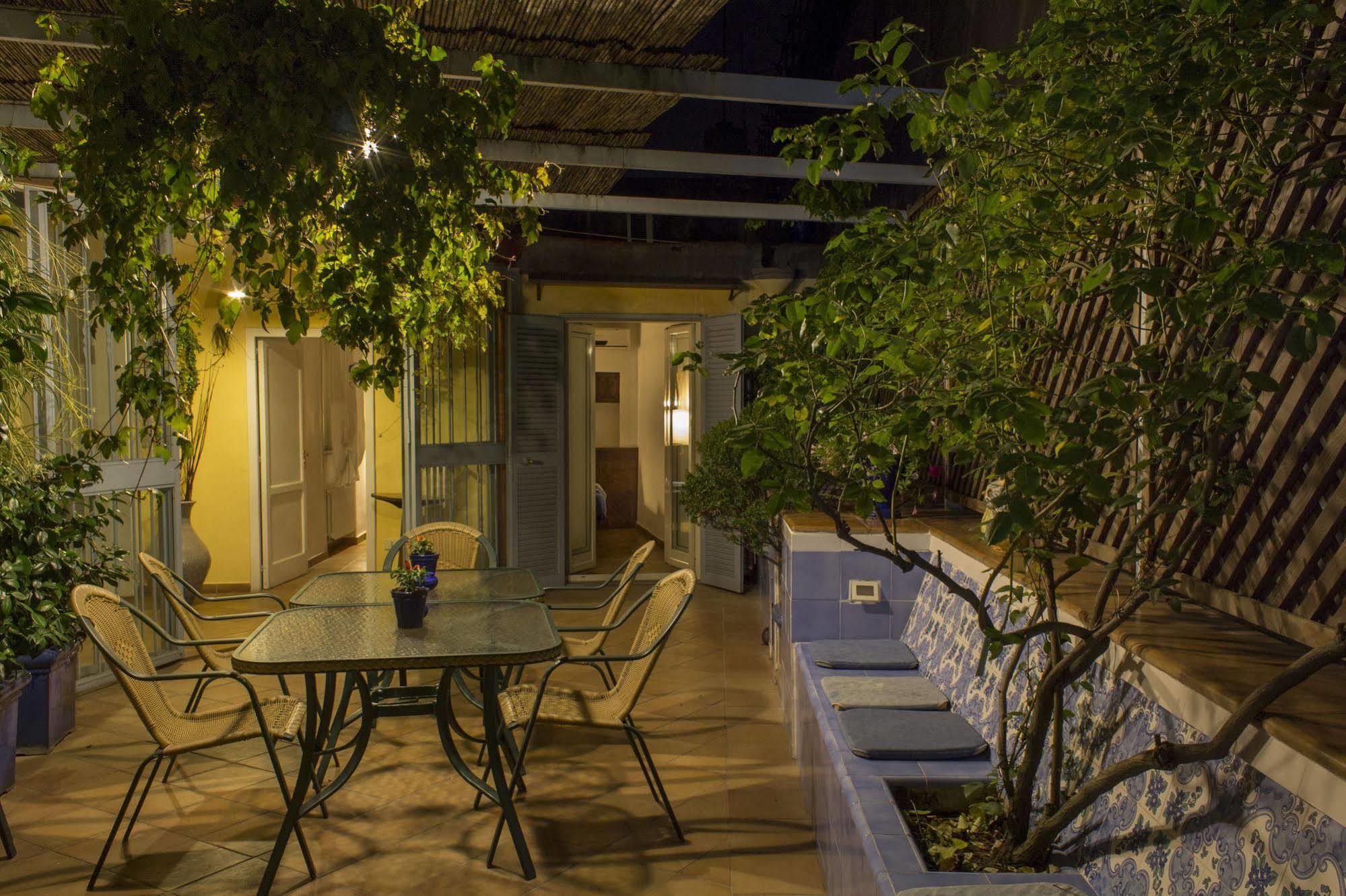 Dimora Dei Giganti Bed & Breakfast Napoli Dış mekan fotoğraf